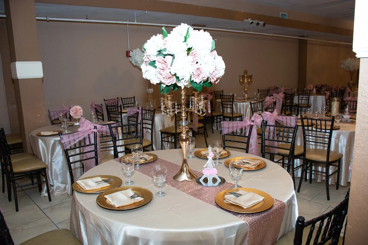 Formal floral banquet table at Selebracion Ballroom